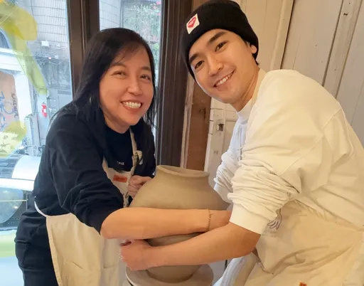 涂善存30歲無預警公開「重要女伴」 甜蜜擁抱慶祝10周年