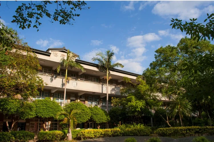 淡水國中學生人數約3,200人，學齡人口逐年增加。教育局提供