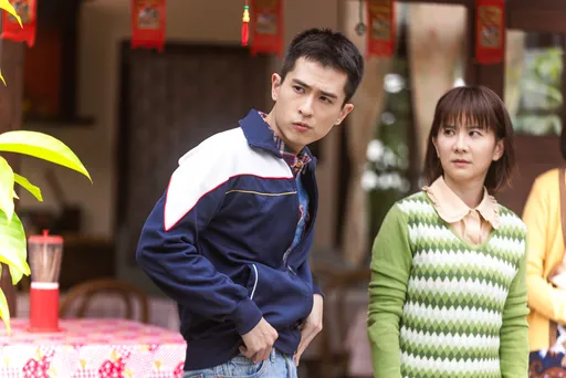 「蛋蛋的哀傷!」石知田遭安心亞狠踹屁股 腳太長踢到脆弱的地方