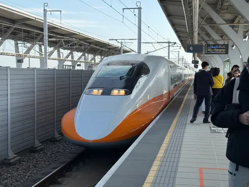 228連假台北車站高鐵擠爆!啟動分流讓對號座乘客優先上車