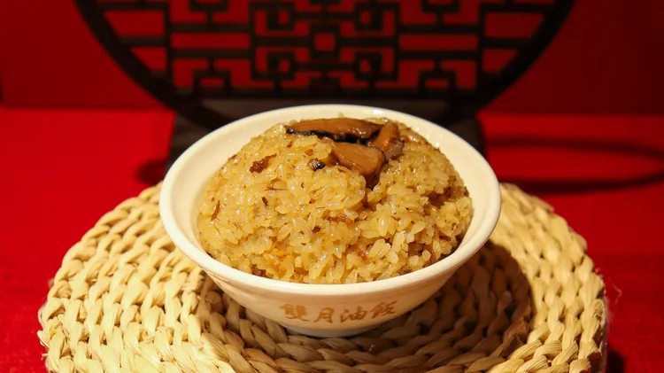 即日起至2月15日創始店推出來店免費品嚐「經典油飯」活動。雙月食品社提供