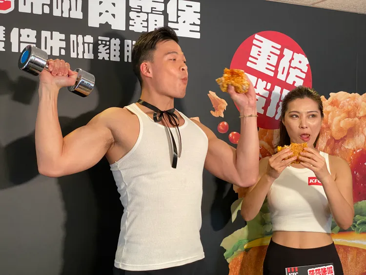 「莎莎咔啦肉霸堡」可滿足追求高蛋白質的肉食主義健身族群。莊偉祺攝