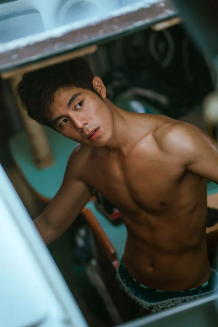 詹懷雲為戲大露身材。台北双喜提供