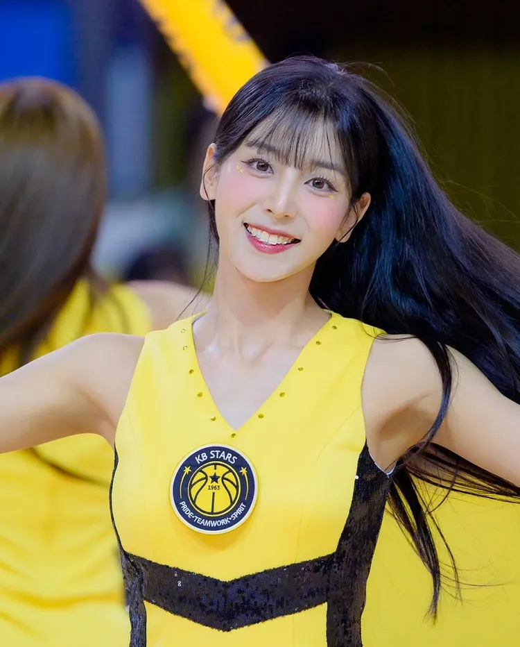 睦那京人氣爆棚。  翻攝neck_na_a  IG