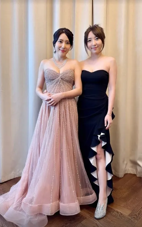 蔡函岑與五熊是明星姊妹花。翻攝五熊IG