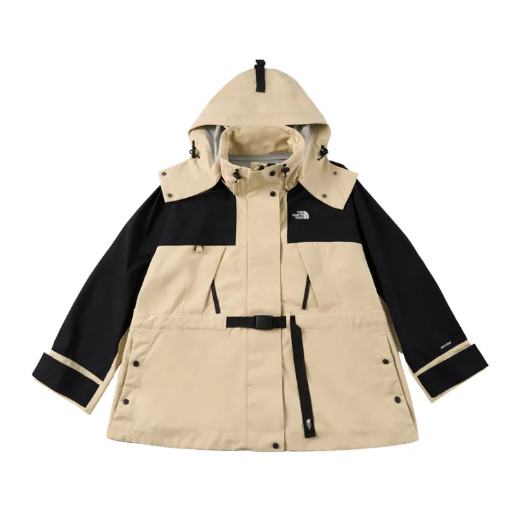 The North Face UE女款米色DryVent防水透氣衝鋒衣，1萬6880元。品牌提供