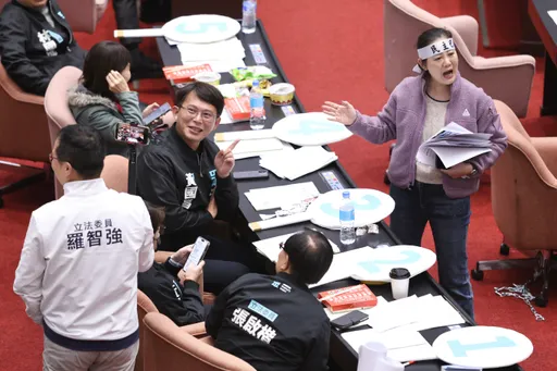 痛批藍白搞垮財政犧牲全民！吳思瑤：人民覺醒方能撥亂反正