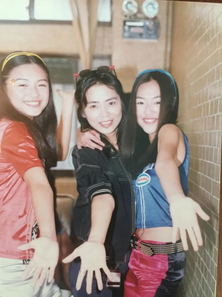 柴智屏（中）PO出與大小S年輕時合影，悼念大S。翻攝自柴智屏臉書