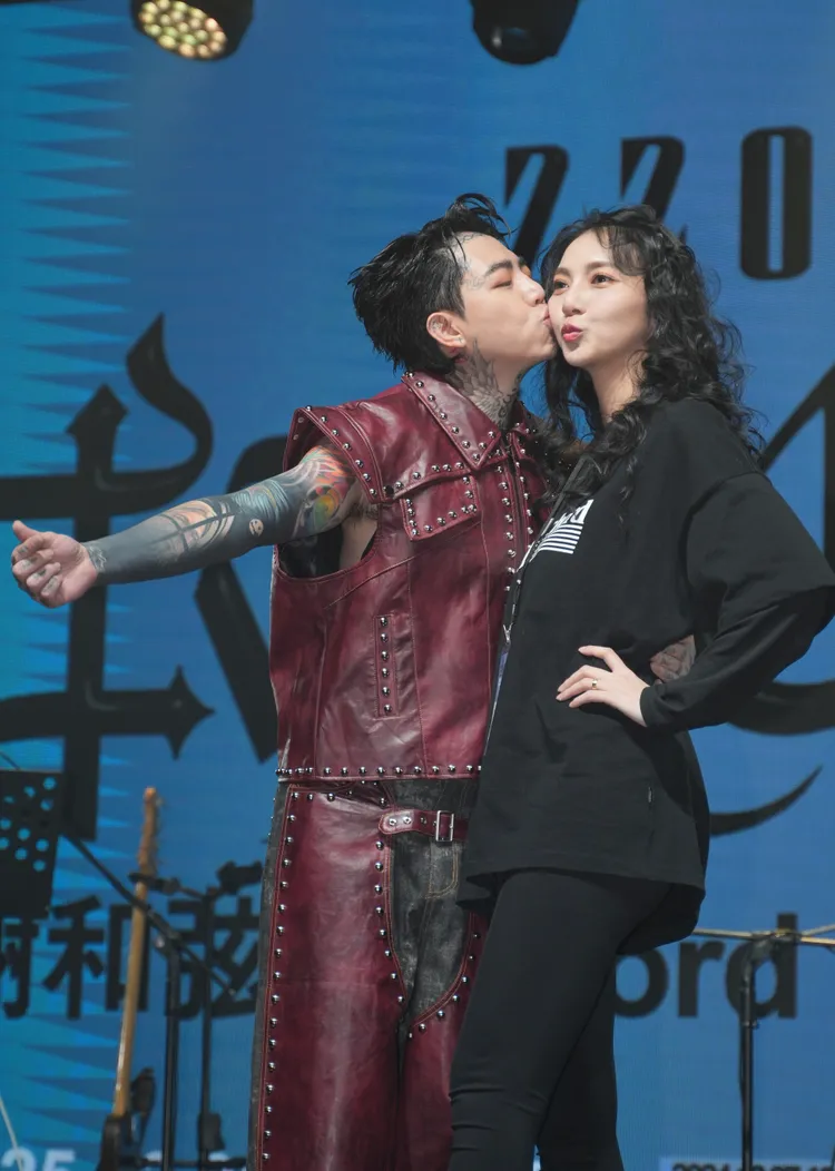 謝和弦心疼老婆頻頻被轟「小三」。彭欣偉攝