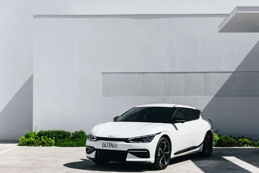 Kia欢庆蝉联非豪华进口电动车销售冠军 限时入主Kia EV6享五年0元尽情驾驭专案