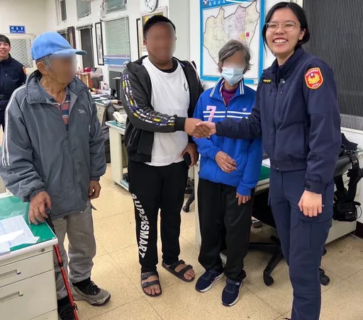 失智翁深夜迷途步行10小時 龍潭暖警協查身分助返家