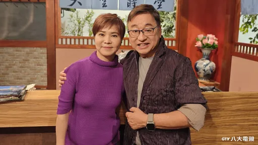 李四端讚李濤精力充沛 穿迷彩戰鬥服鼓舞同事