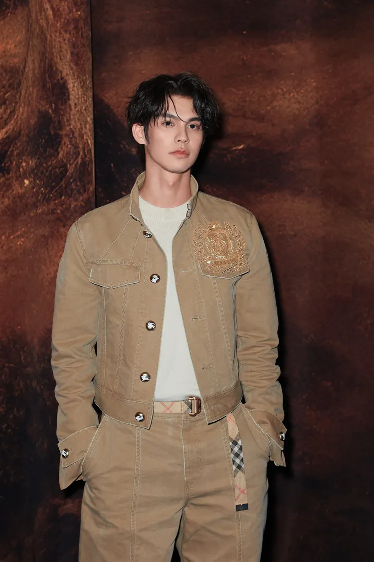 泰國男星Bright Vachirawit現身BURBERRY秀場。品牌提供