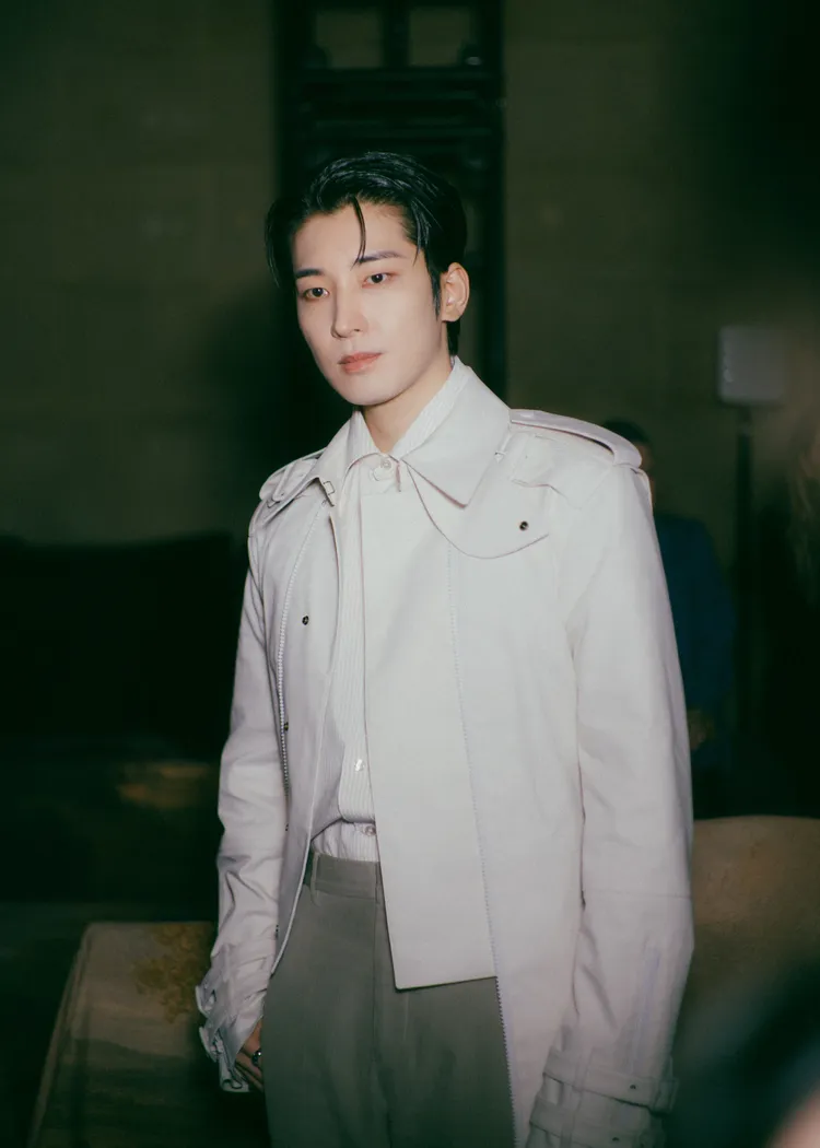 Seventeen成員圓佑現身BURBERRY秀場。品牌提供