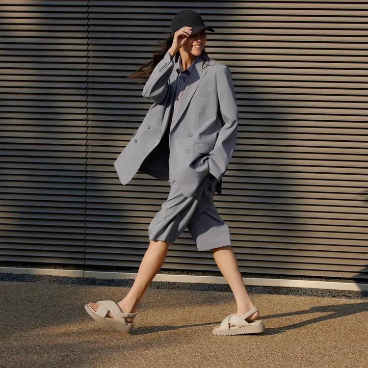 UNIQLO : C推出2025春夏系列。品牌提供