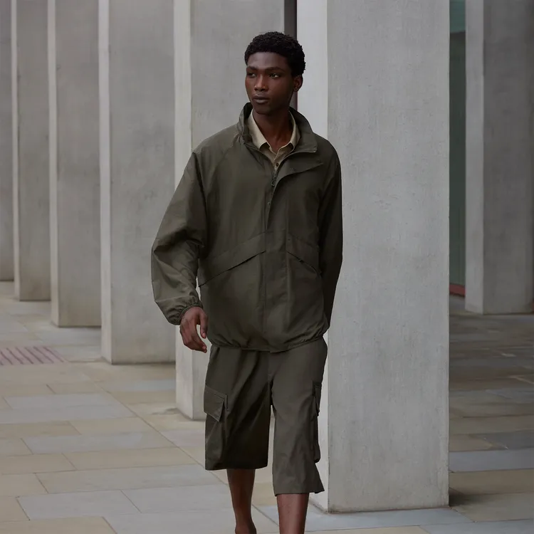 UNIQLO : C推出2025春夏系列。品牌提供