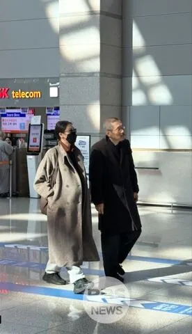 金珉禧（左）跟洪尚秀出現在機場。翻攝BBS NEWS