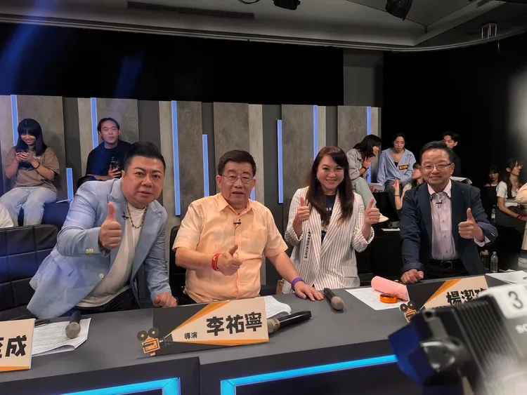 評審董至成（左起）、李祐寧、楊潔玫、范建佑。中天新聞提供