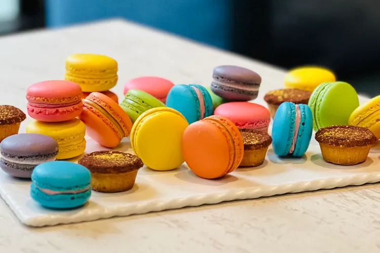 情人節當天入住品文旅，於晚間點心時段能夠品嘗到繽紛馬卡龍。業者提供