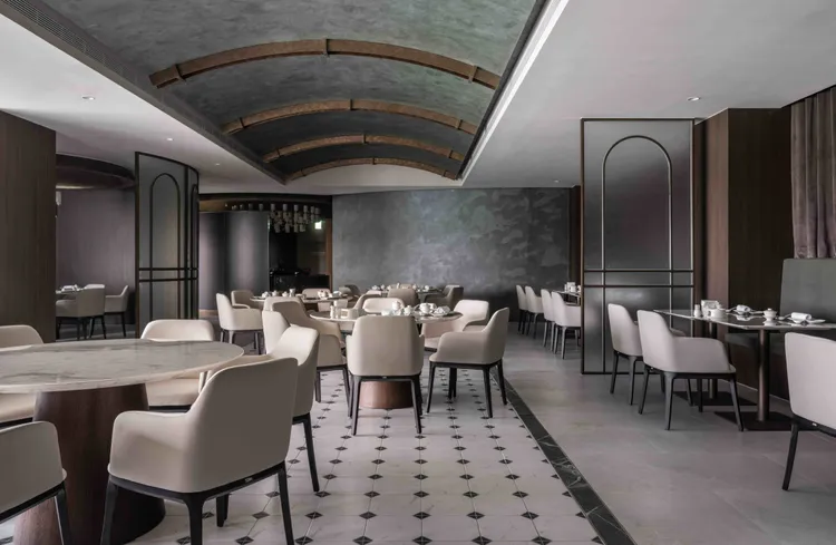 情人節當天凡於亞果薈中餐廳用餐且打卡留下五星好評，將獲得精緻的港點天鵝酥乙對。業者提供