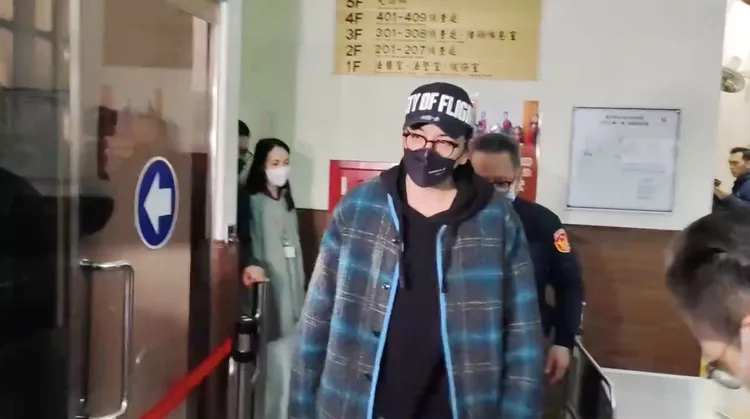 王大陸交保並離開新北地檢。張欽攝