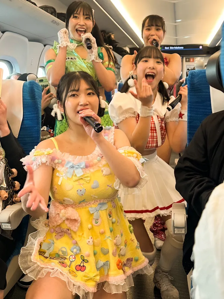 選手揭開比賽序幕。翻攝自X