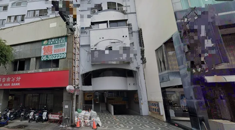 南市中西區這家制服酒店凌晨發生鬥毆，竟是包廂內客人「亂鬥」。取自google map