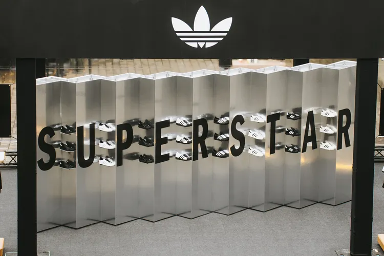 「SUPERSTAR貝殼頭街區」帶來全系列鞋款。品牌提供