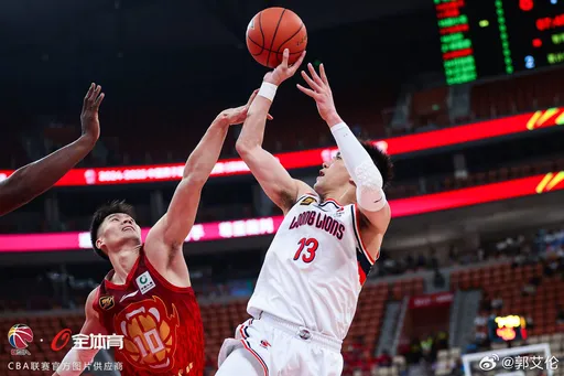 影/中國球星郭艾倫「結膜破碎」 縫逾40針:可能打不了籃球了