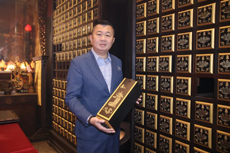 財庫財寶箱以阿公經營中藥行為概念設計，神明決定圖樣，很受信眾歡迎，已流通6萬多只。彭欣偉攝