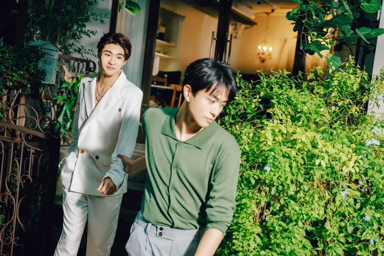 徐瑋澤（右）截胡朴靖恆的相親。LINE TV提供