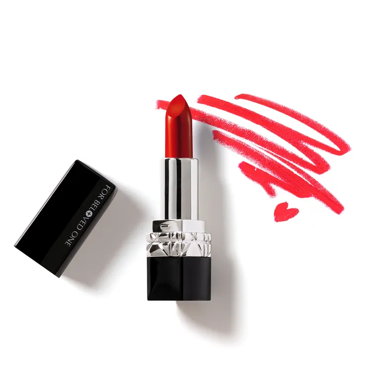 寵愛之名寵愛紅21號持色唇膏，850元。品牌提供