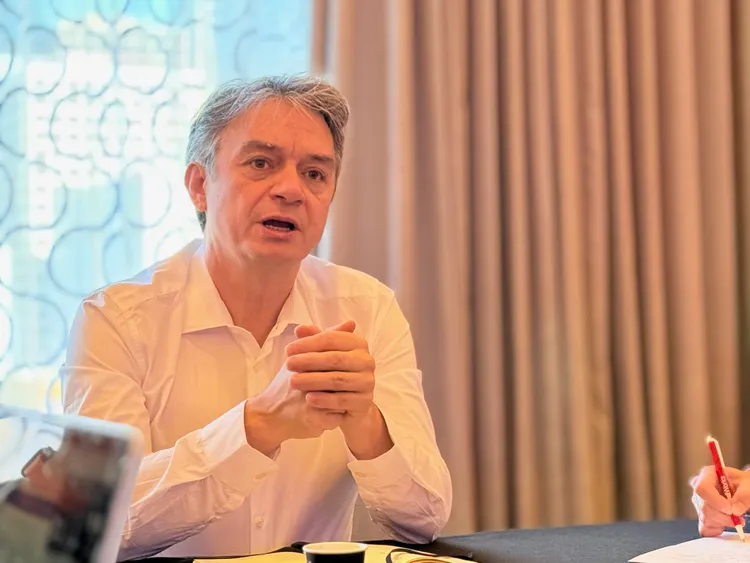 Daloz接受採訪分享與NVIDIA的Omniverse不同之處。趙筱文攝