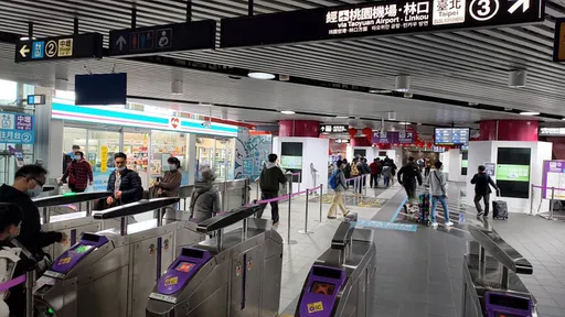 燈會開園兩小時湧30萬人次　桃捷疏運順暢！接駁備援車就位待命