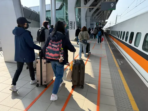 228連假狂開871班次 高鐵曝5列車可避人潮