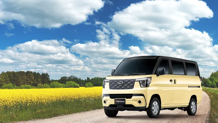 1月到2月的花東縱谷油菜花季，充滿朝氣的「奶油黃」不但是目前消費者選擇的前三名，也將會是時下最應景的配色。業者提供