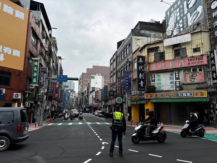 景福宮於2/15舉辦遶境踩街活動，桃園分局將與義警等民力攜手交通管制疏導，呼籲民眾遵從指揮管制作為。警方提供