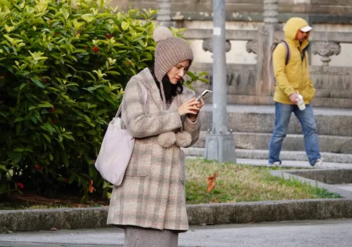 冬衣別收！週五晚上起氣溫溜滑梯　寒流強襲台灣「到這天」