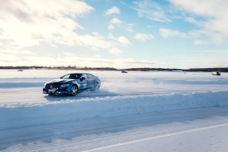 今年2月10日至2月18日，台灣賓士將再次帶領車主們挑戰位於瑞典拉普蘭地區的冰凍湖面上的 Arjeplog 冰雪奇境。業者提供