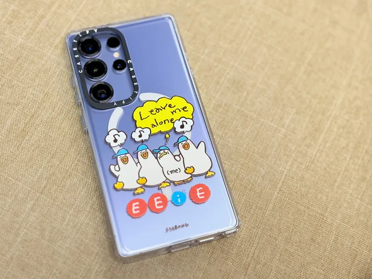 S25 Ultra屬於Qi2 Ready機種，只要透過有磁吸功能的保護殼，就能進行磁吸充電。趙筱文攝