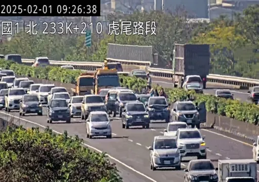 初四塞爆!最長回堵10公里 下午國道「11魔王路段」快看