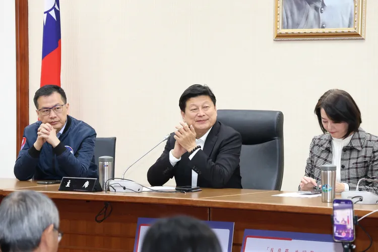 國民黨團舉行反對民進黨「惡罷」記者會，黨團副書記長羅智強、總召傅崐萁、書記長王鴻薇出席。資料召，莊宗達攝