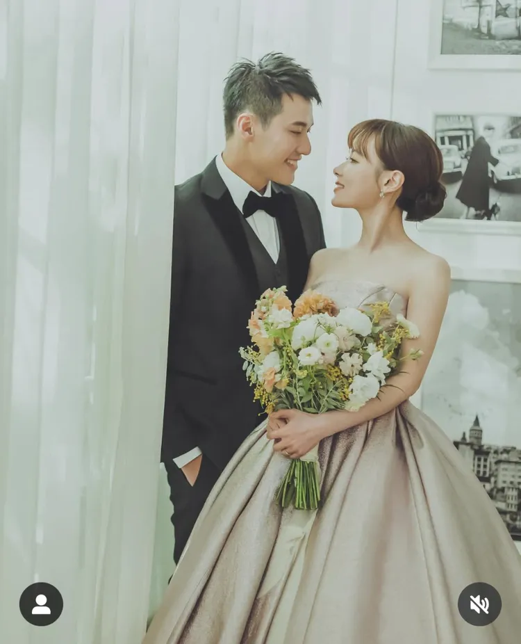 張先生與張太太走向新的里程碑。翻攝自張睿家IG