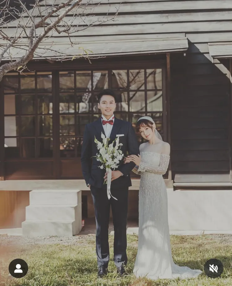 張睿家太太個子嬌小，小鳥依人。翻攝自張睿家IG