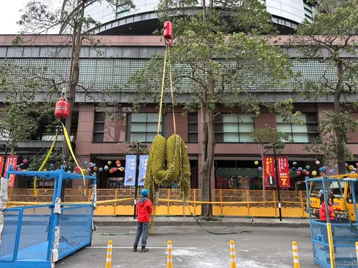 新光三越氣爆第14天仍進不去!申請人員進出6缺失遭中市府退件