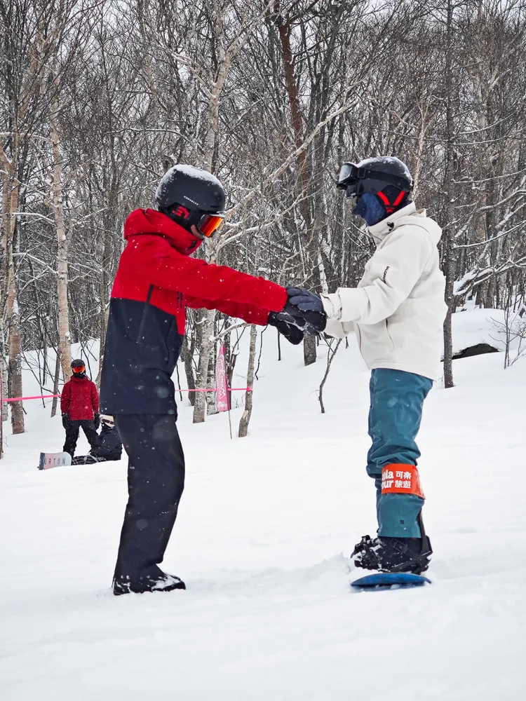 從台灣請來的滑雪教練不僅專業，並展現十足耐心。田欣雲攝影