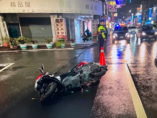 台南機車騎士過綠燈「擊落」路人　因這原因恐將吊照1年
