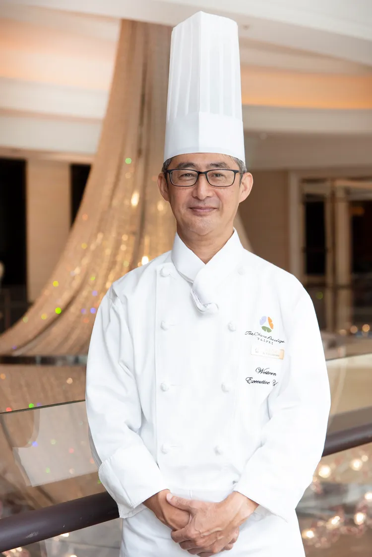大倉久和大飯店西餐行政主廚山本克哉，則精研法式料理四十餘年，對季節食材掌握十分敏銳，擅長靈活運用烹飪技法融入經典法式料理。業者提供