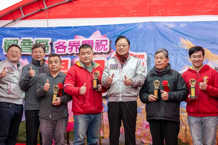 張善政參加觀音區農民節表揚大會。桃園市府提供