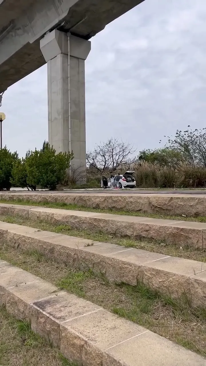 事發地點在苗栗縣後龍鎮高鐵站客家圓樓旁的親水廊道童趣公園。翻攝Threads